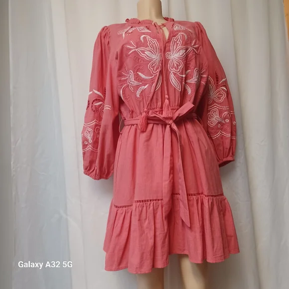 SEE AND BE SEEN SIZE M Embroidered Pink Dress - Picture 6 of 16